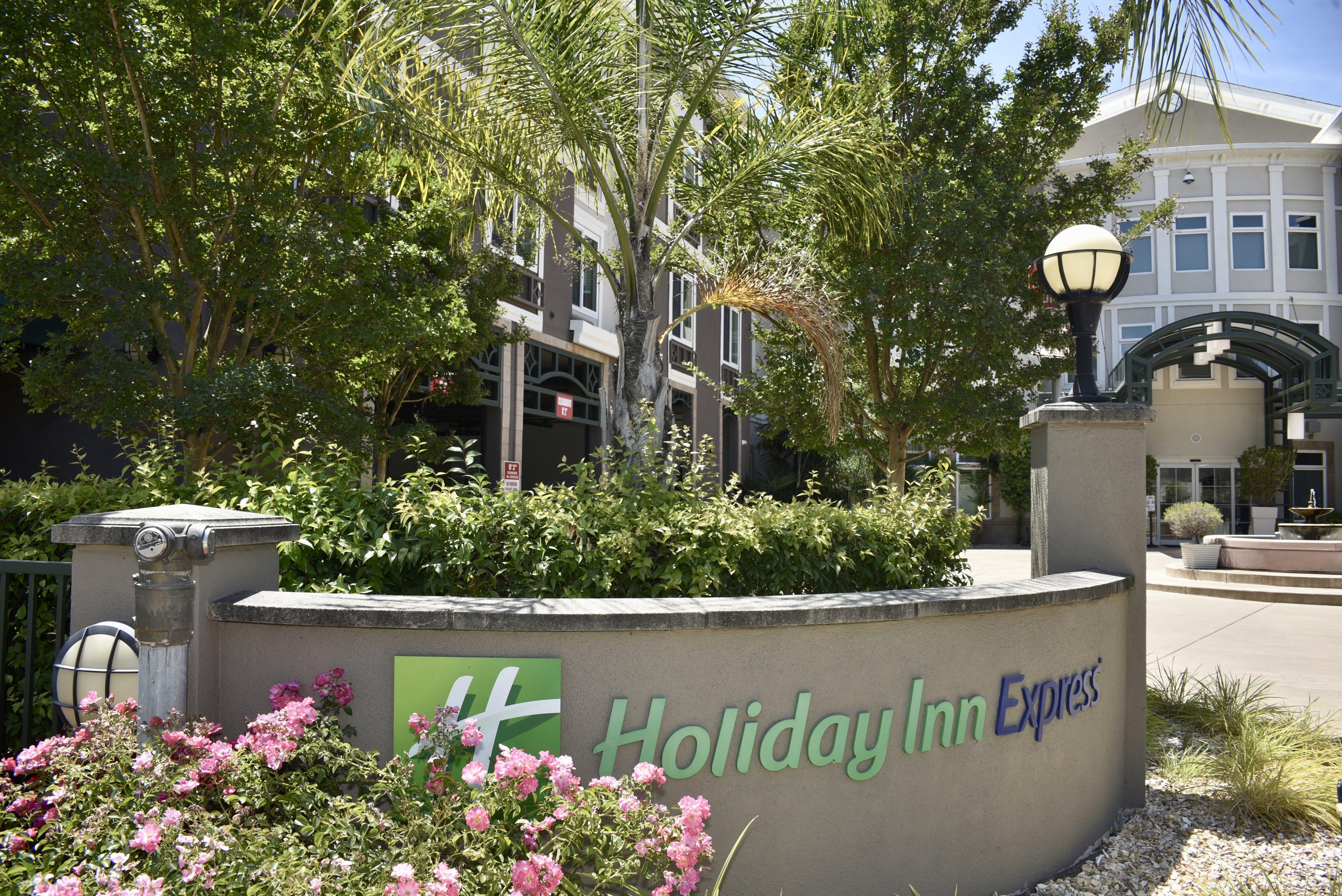 Holiday Inn Express Windsor Sonoma Wine Country By Ihg Eksteriør bilde