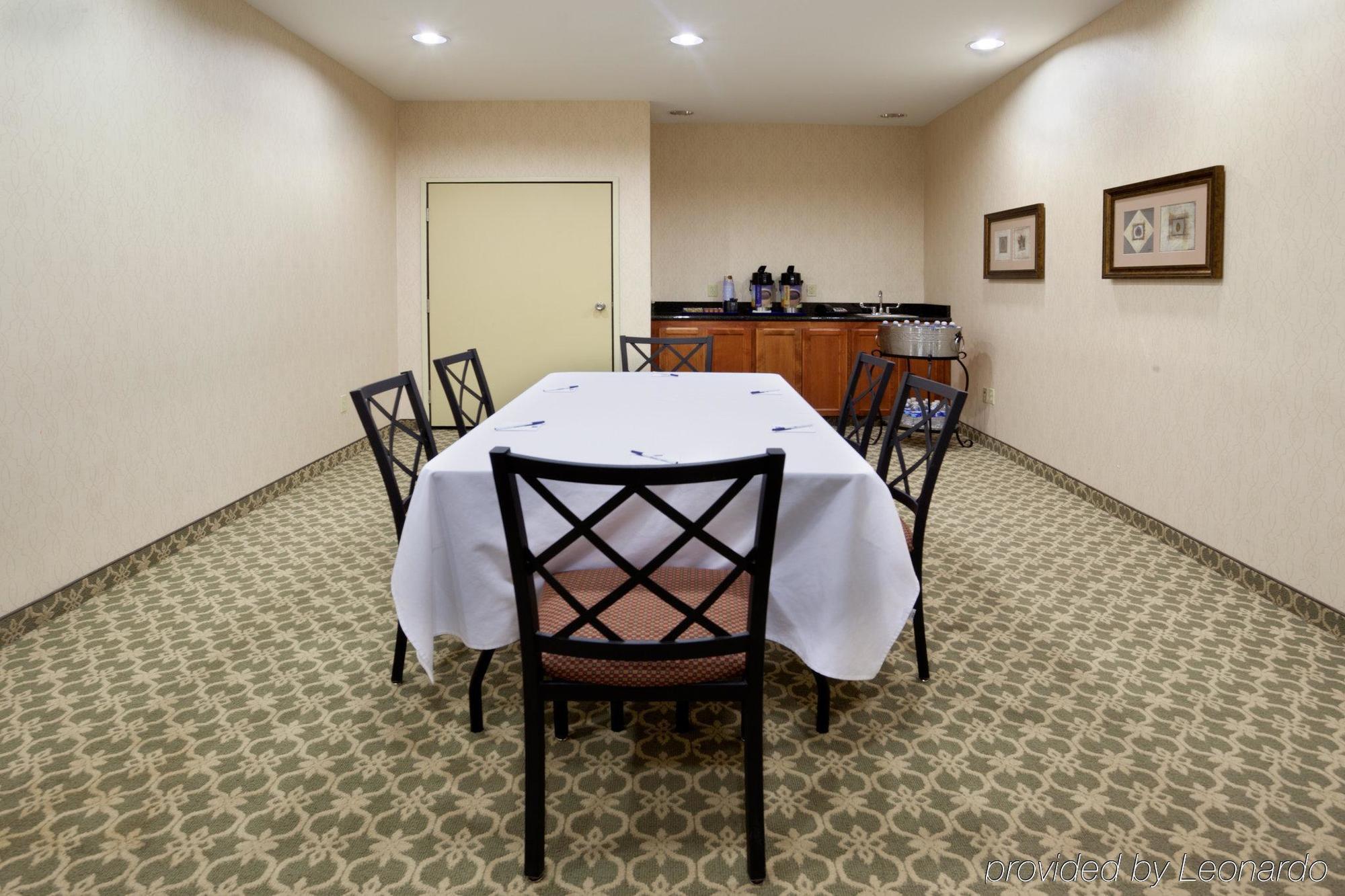 Holiday Inn Express Windsor Sonoma Wine Country By Ihg Restaurant bilde