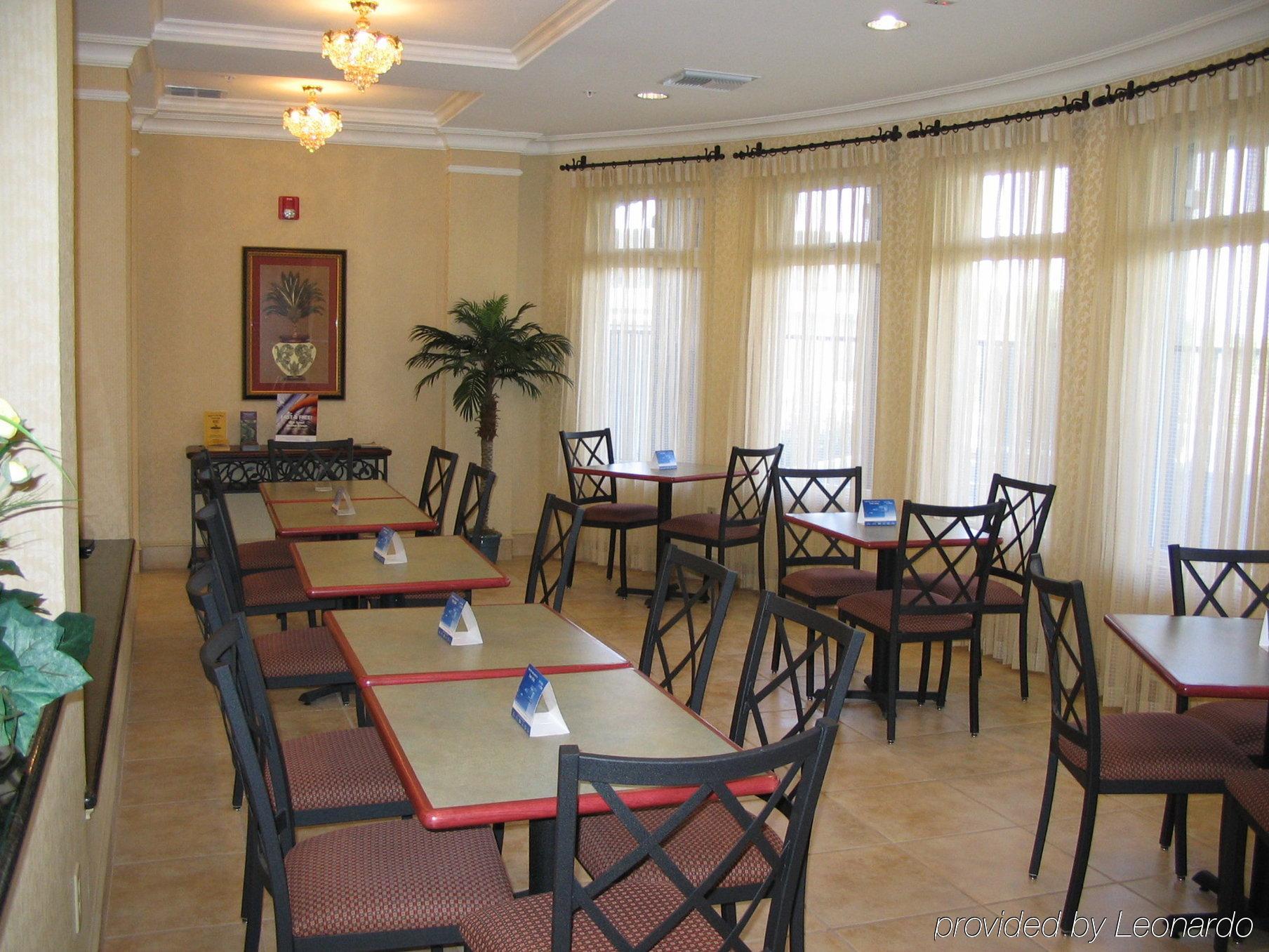 Holiday Inn Express Windsor Sonoma Wine Country By Ihg Restaurant bilde