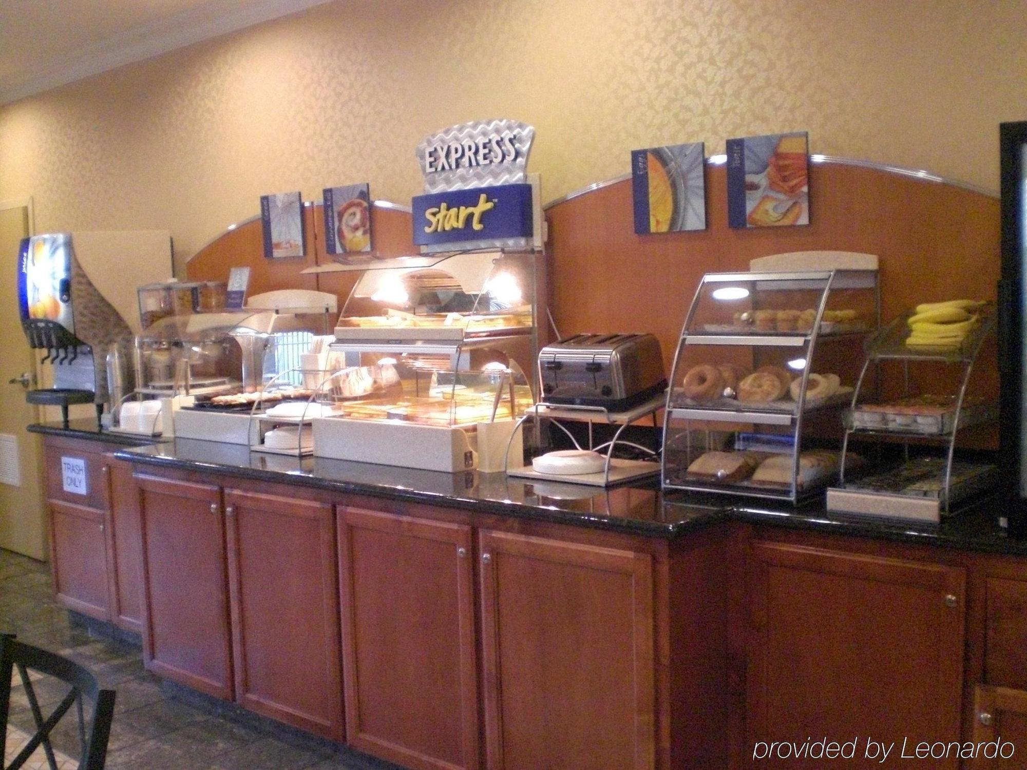 Holiday Inn Express Windsor Sonoma Wine Country By Ihg Restaurant bilde