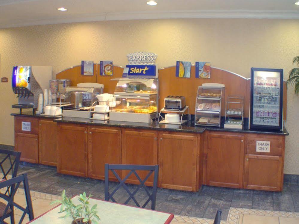 Holiday Inn Express Windsor Sonoma Wine Country By Ihg Restaurant bilde